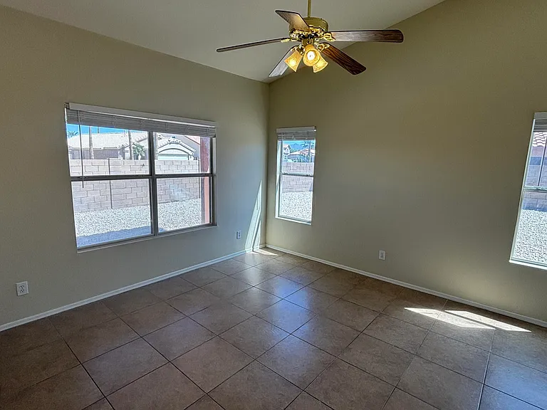 12721 W Palm Ln — Photo 9