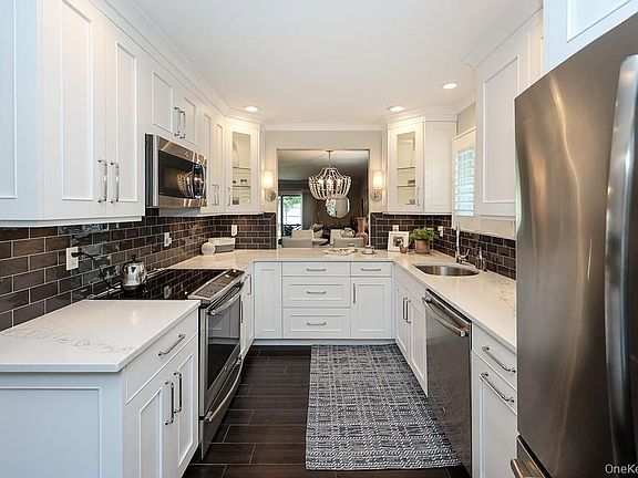 5th image of 155 Laurel Lane