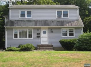 464 W Main St, Wyckoff, NJ 07481
