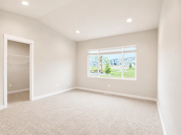 18426 NE 46th Pl — Photo 23