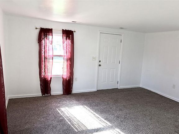 4th image of 24100 Berry Ave