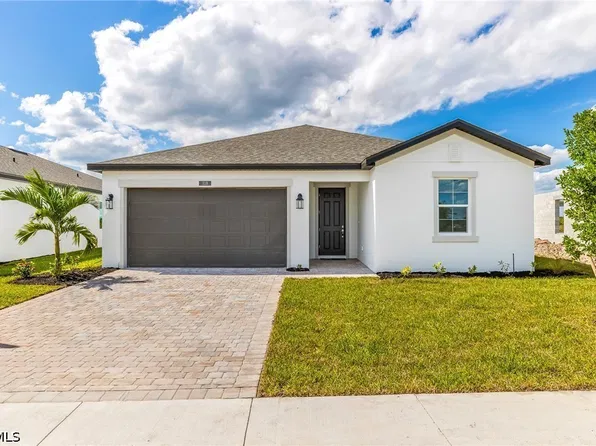 318 Lakeside Hideaway Ln, Lehigh Acres, FL 33936
