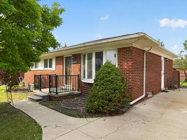 30046 Lisch St, Gibraltar, MI 48173