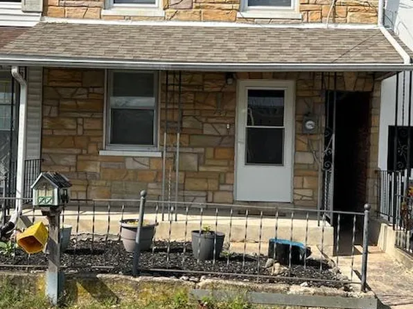 153 Spring Garden St, Leesport, PA 19533