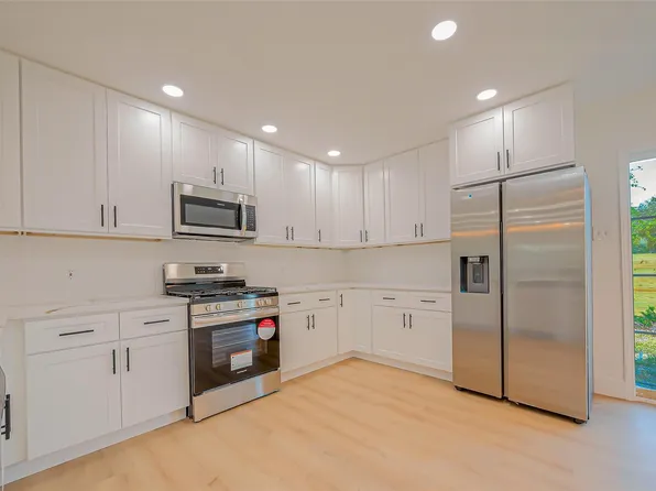 3010 Bandell Dr, Houston, TX 77045