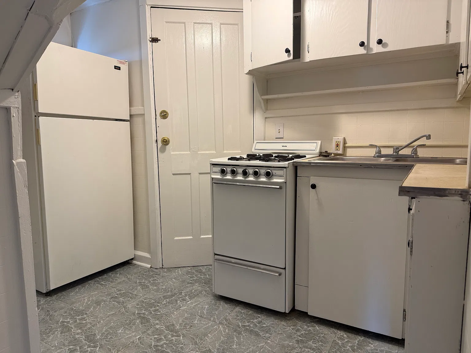 1 bed, $895 — Photo 4