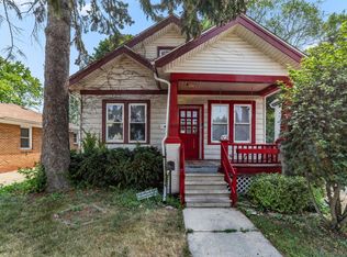 2033 Summit Ave, Racine, WI 53404