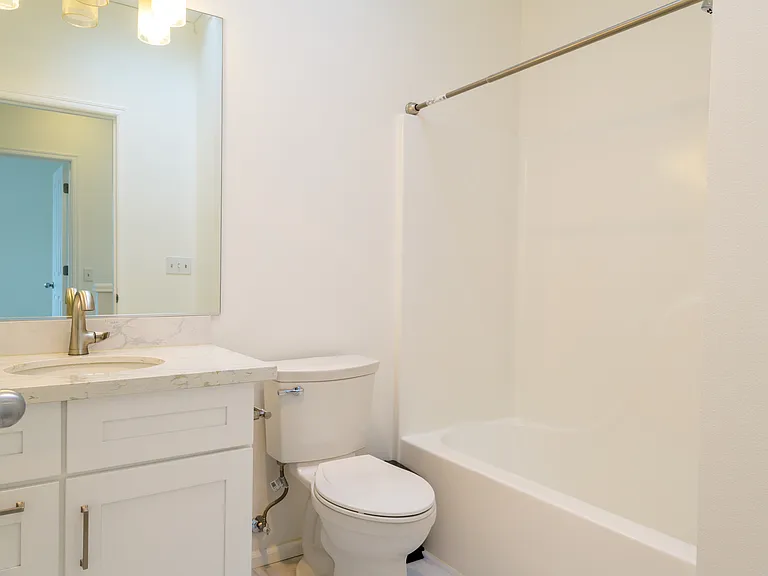 10547 Midvale Ave N #D — Photo 15