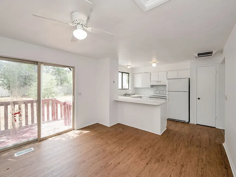 5663 W 3980 S — Photo 3