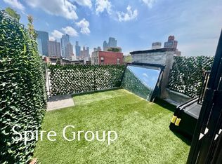 457 W 50th St #6F, New York, NY 10019