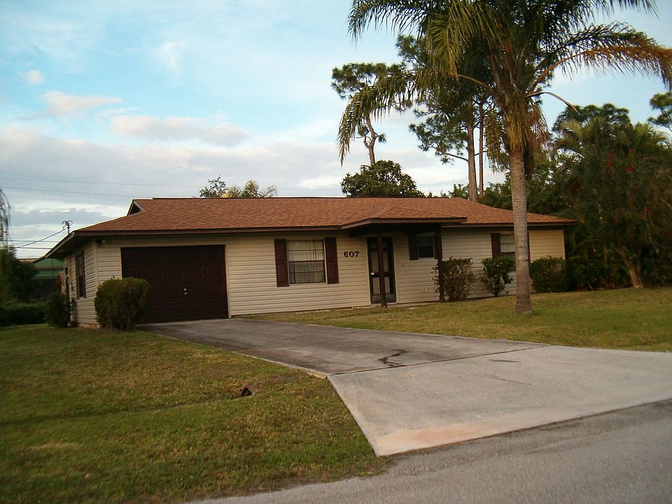 1st image of 607 SE Chapman Ave