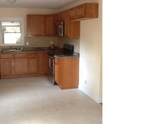 5th image of 3520 Esther Dr