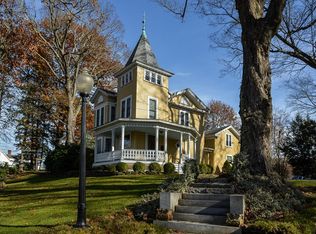 81 High St, Greenfield, MA 01301