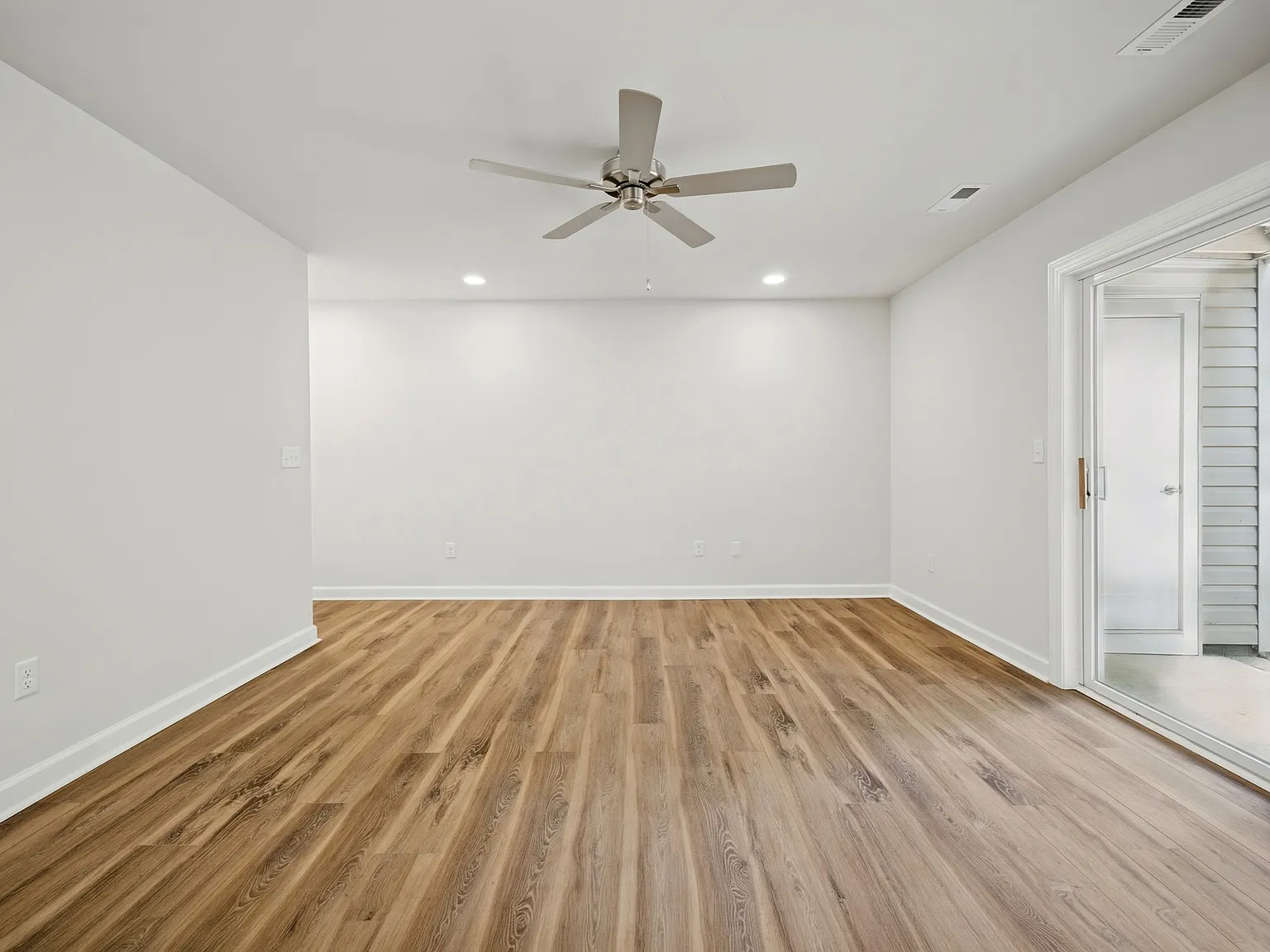 2610 Colony Pines Dr — Photo 3