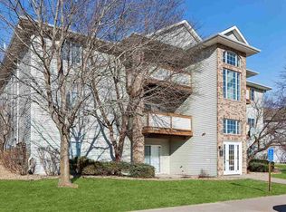 2548 Rushmore Dr, Iowa City, IA 52246