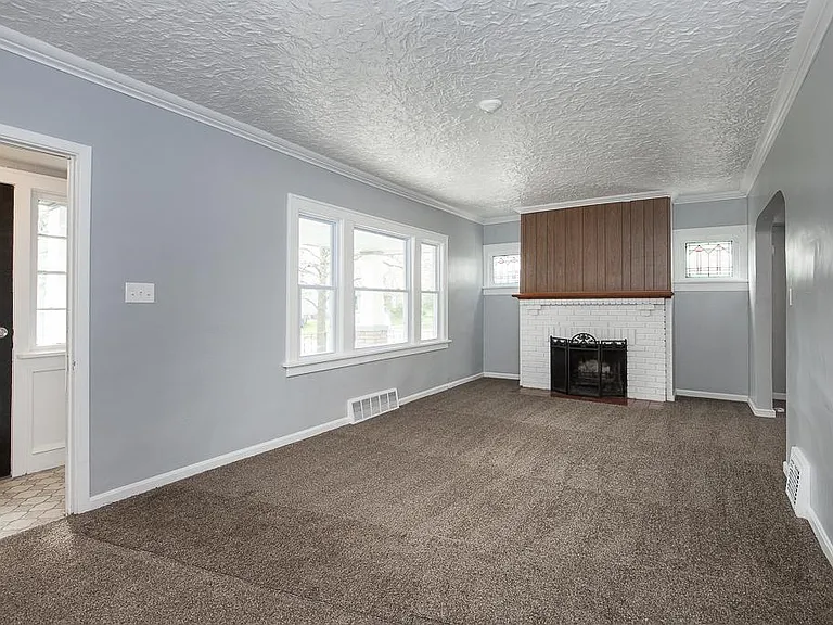 1002 Pembrook Rd — Photo 6