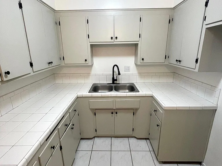 1853 Harbor Ave #2 — Photo 1