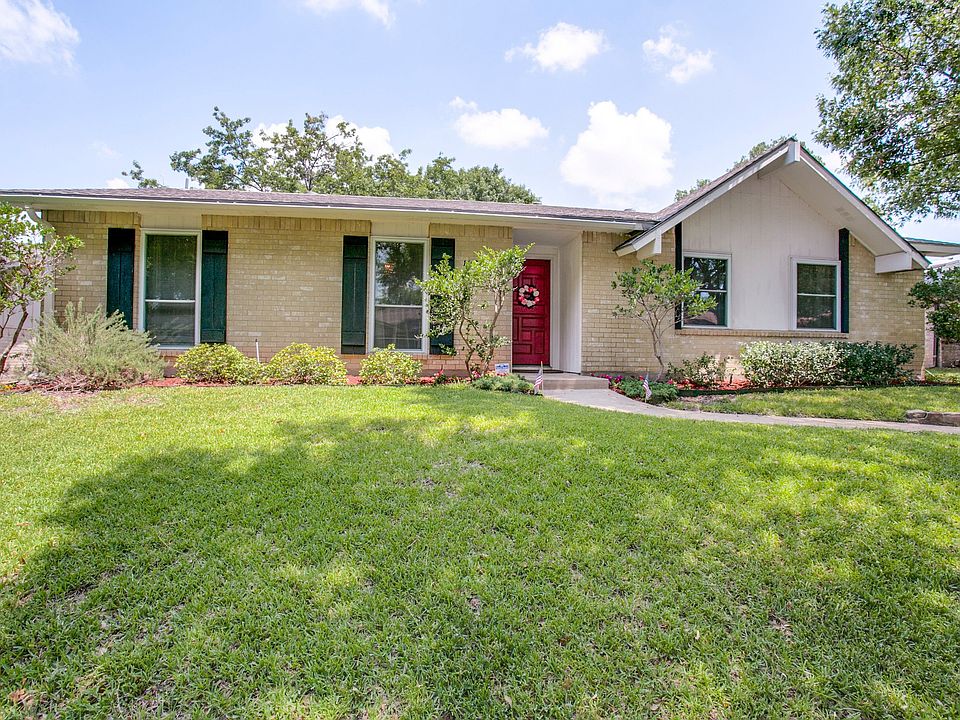 2nd image of 10825 Middle Knoll Dr