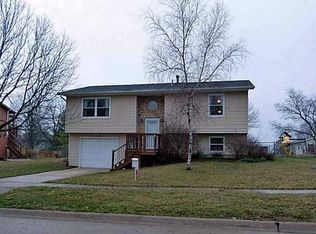 50 Bayberry Ln, North Liberty, IA 52317