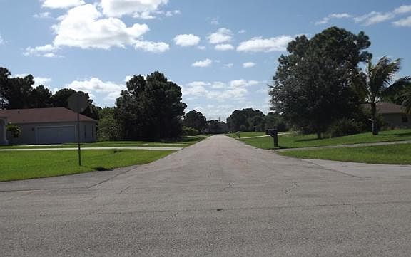 3rd image of 2111 SW Burman Ln