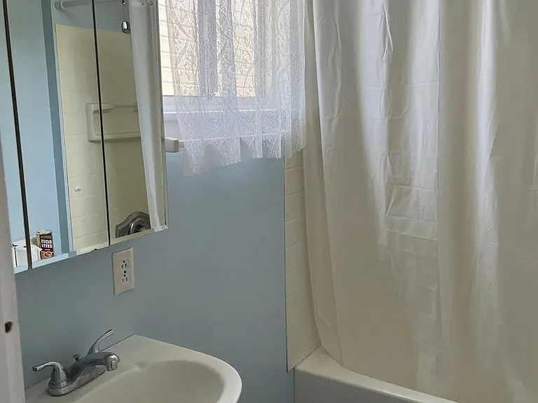 325 NW Pine St — Photo 20