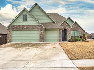 1709 E Laredo St S, Broken Arrow, OK 74012
