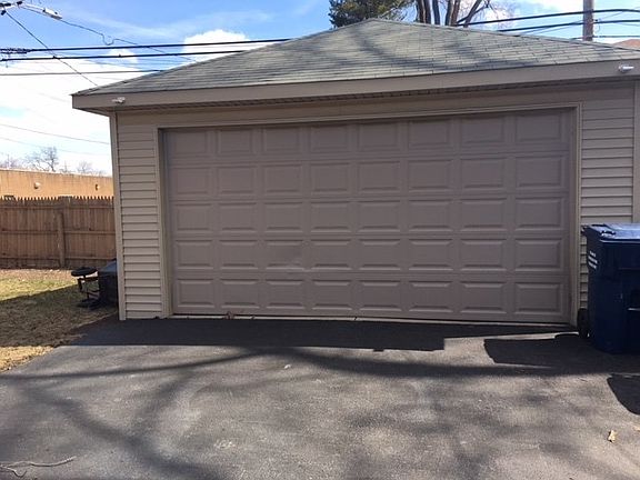 4th image of 9135 S Sawyer Ave