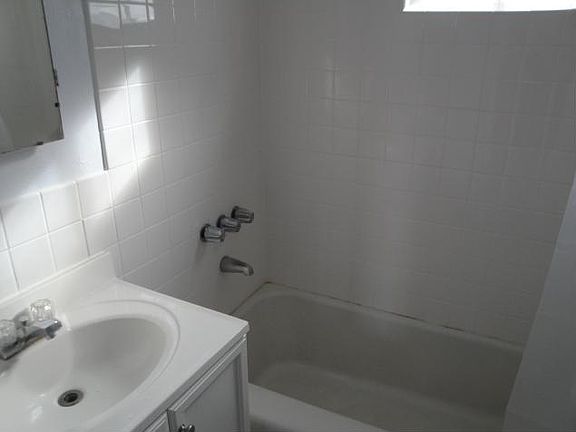 4th image of 4160 Georgia St
