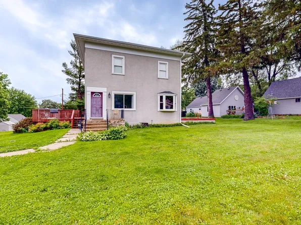 685 Lincoln Ave, Zumbrota, MN 55992