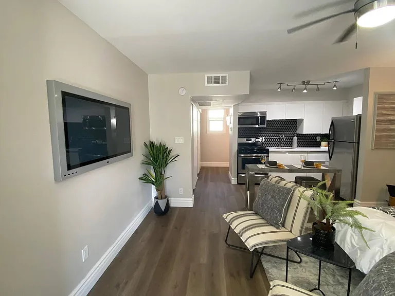 La Cima Apartments — Photo 19