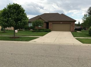 11880 Chesapeake Dr, Washington, MI 48095
