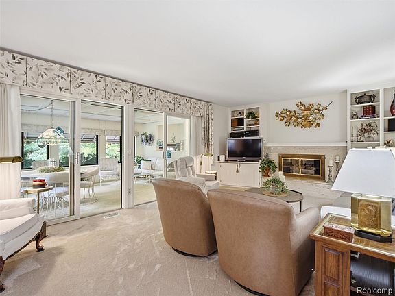 2nd image of 4074 Jennie Ln