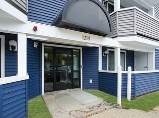 1214 Vfw Pkwy APT 37, West Roxbury, MA 02132