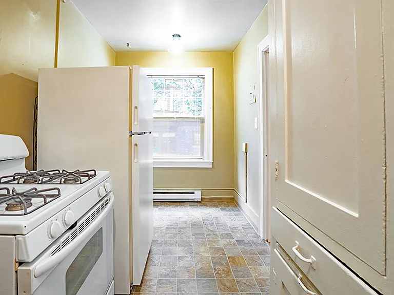 Swansonia Apartments — Photo 7