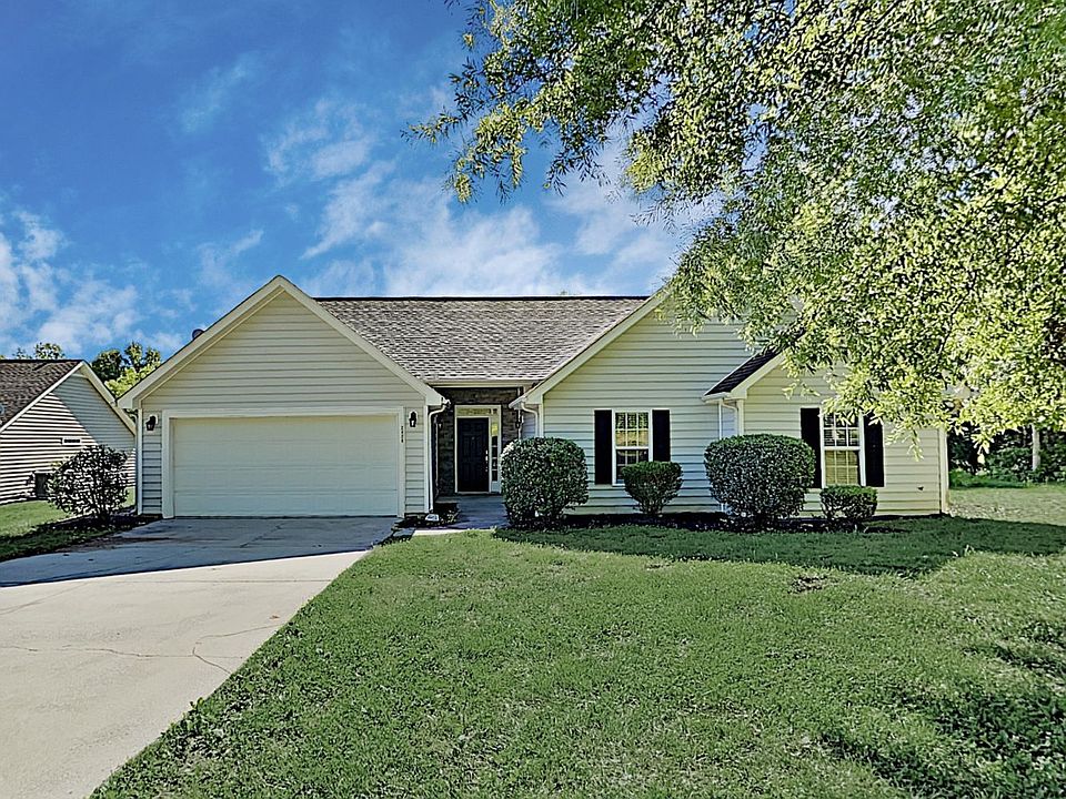 1st image of 2420 Laura Dr