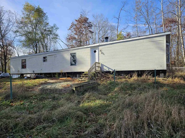 8878 Otterside Dr, Farwell, MI 48622