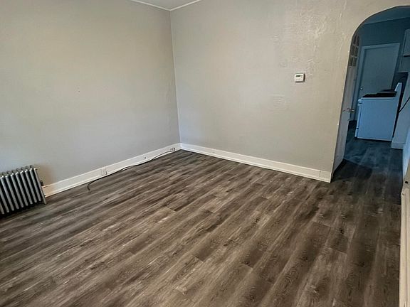 3rd image of 611 13th Ave