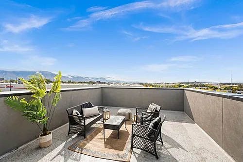 SUR17 Townhomes Photo 1
