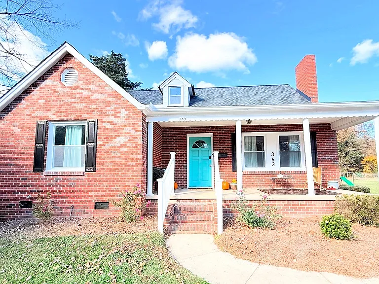 363 Elmwood Dr — Photo 1