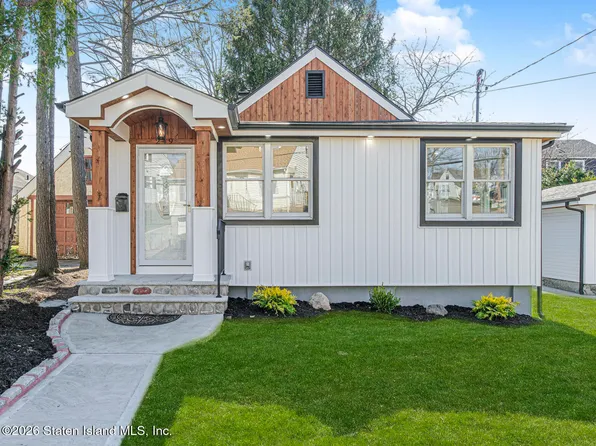 249 Lindenwood Rd, Staten Island, NY 10308