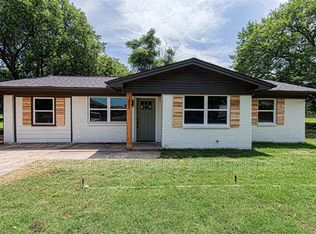 551 E Burks St, Pilot Point, TX 76258