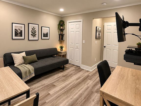 4th image of 3613 Ale Cir