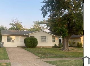12110 Hoblitzelle Dr, Dallas, TX 75243