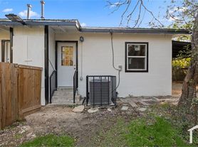 1011 Canton St, San Antonio, TX