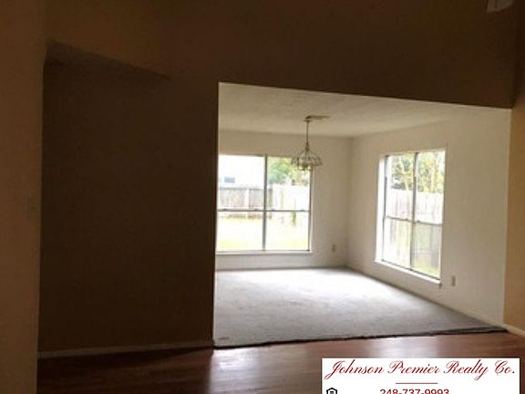 3rd image of 16703 N Meadow Dr