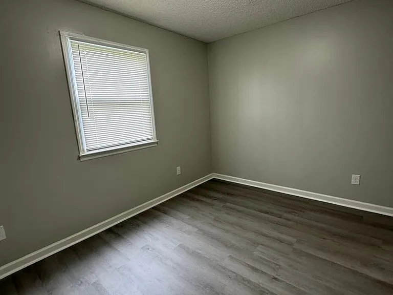Creekview Apartments - Kingsport, TN — Photo 14