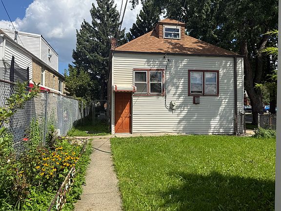 3rd image of 1700 N Parkside Ave