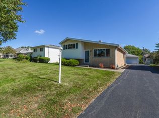 669 N Indiana St, Elmhurst, IL 60126