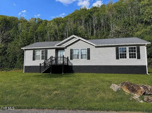 574 Charles St, Clintwood, VA 24228