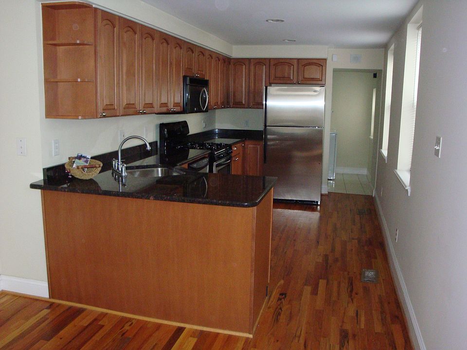 1st image of 2521 Foster Ave #1